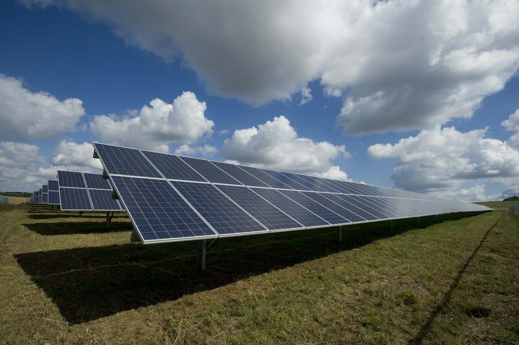 Weitläufiger Solarpark